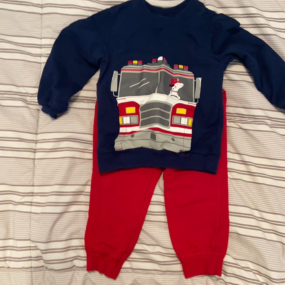 Carter’s boys sweatsuit 24 months
